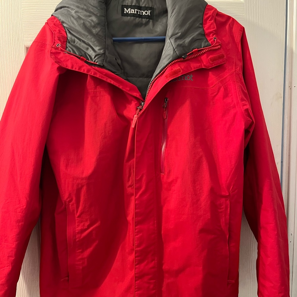 Marmot Men's Red and Gray Raincoat